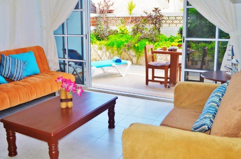 جناح بغرفتي نوم, Corales Suites