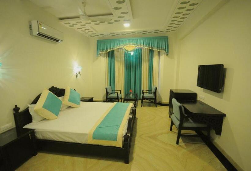 Quarto Deluxe, Bhairavgarh Palace Udaipur