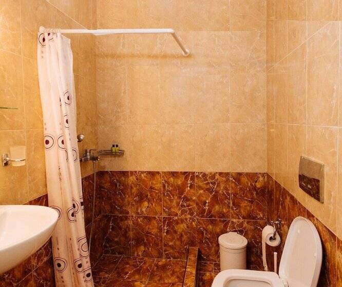 Suite, Nikos