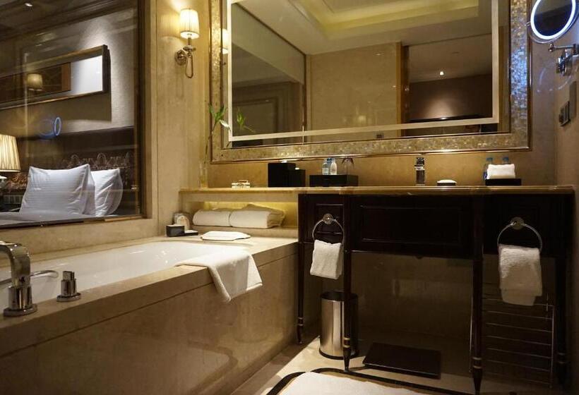 Номер Executive, Wanda Realm Harbin