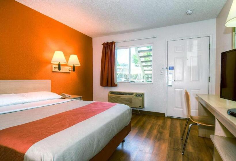 Номер Стандарт, Motel 6 costa Mesa, Ca