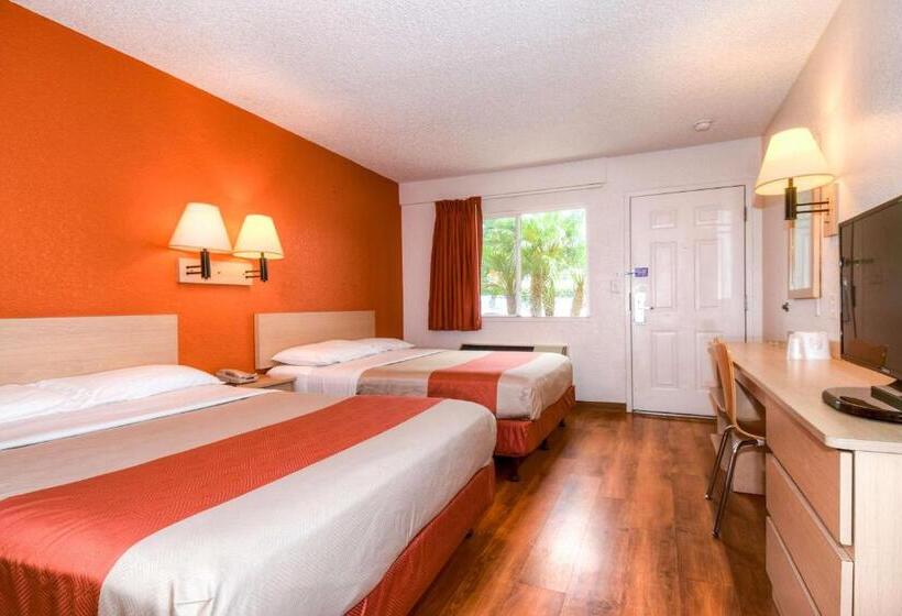 Номер Deluxe, Motel 6 costa Mesa, Ca