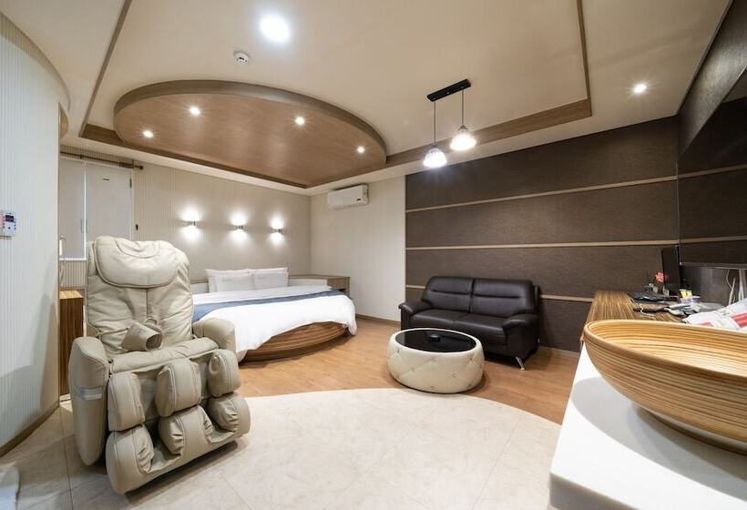 اتاق استاندارد, Gimpo Drive In Hotel Laboum