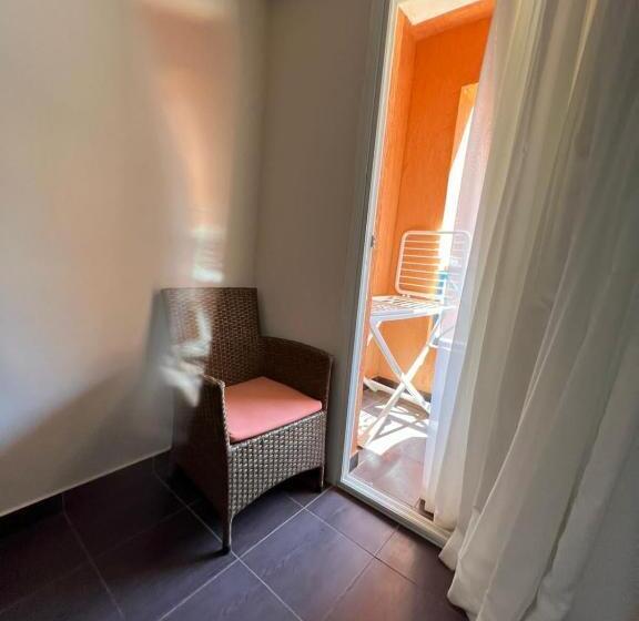 آپارتمان 1 خوابه با چشم‌انداز استخر, Porto Sharm Vib Suites