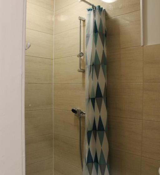 تختخواب در اتاق مشترک, Hostel Centrum Sabot