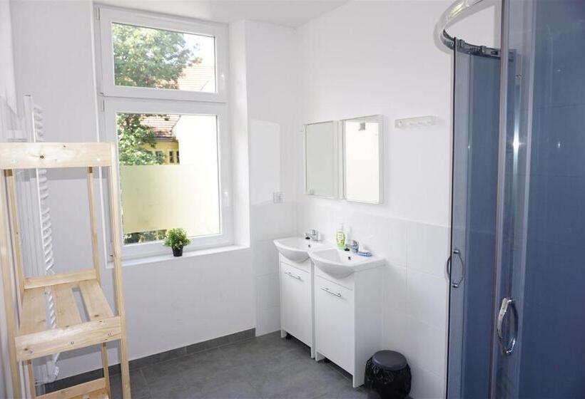 Номер Стандарт, Lemuria Hostel Wrocławska Centrum