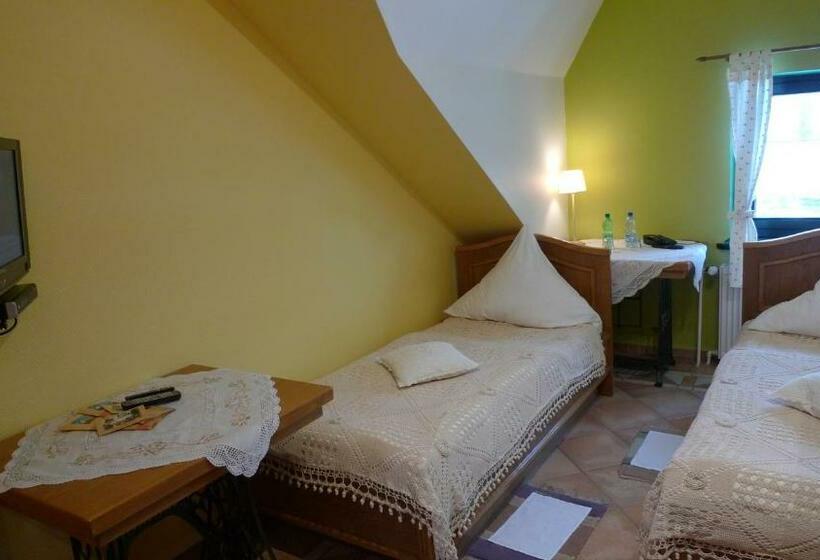 غرفة قياسية, Gościniec Stara Kuźnia