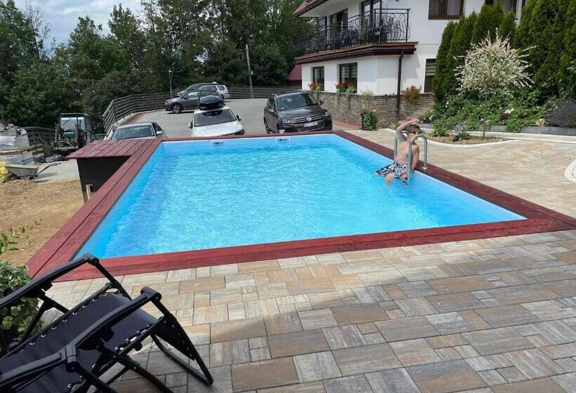 Quarto Triplo Estandar, U Hanki