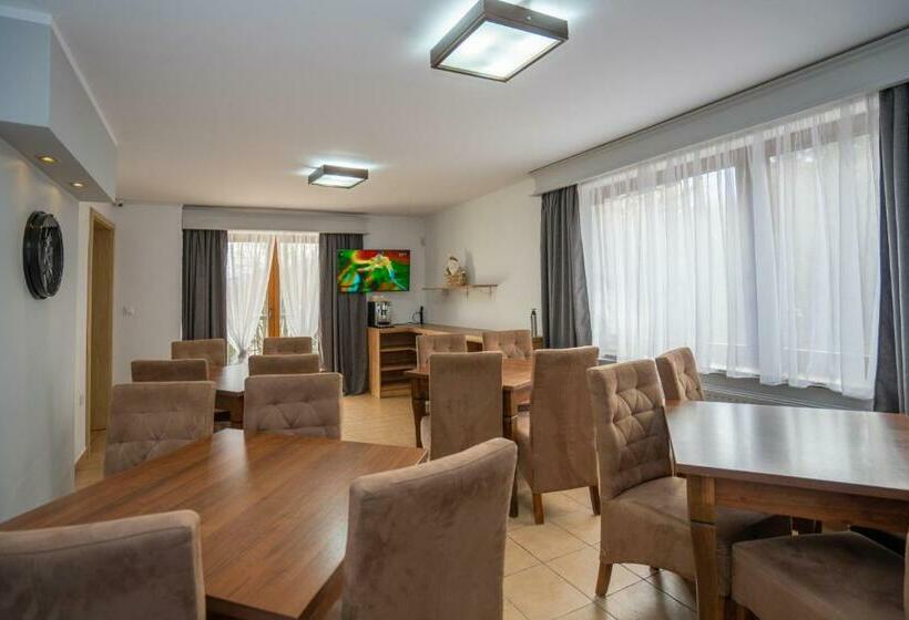 اتاق استاندارد چهار تخته, Willa Pod Szrenicą 2