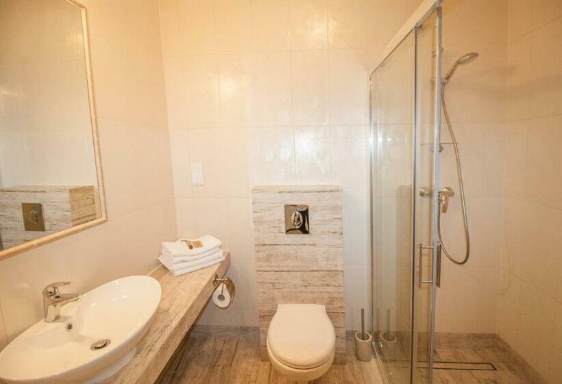 Дом 1 Спальня, Dwór I Dworek Leszczowate Wellness & Spa