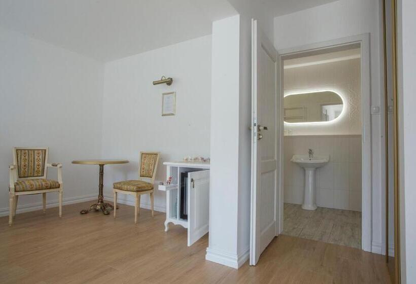 Студио Базик, Dwór I Dworek Leszczowate Wellness & Spa