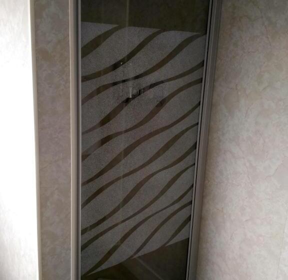 חדר סטנדרט יחיד, Central Wave