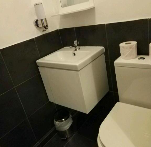 חדר סטנדרט לארבעה, Central Wave