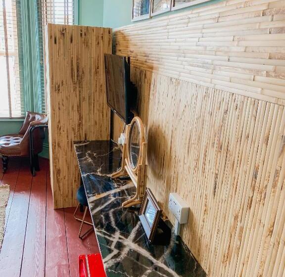 Номер Deluxe Кровать Кинг, The Townhouse 101