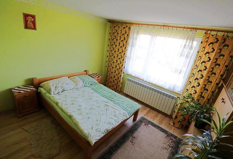 غرفة قياسية ثلاثية حمام مشترك, Agroturystyka Tyniok