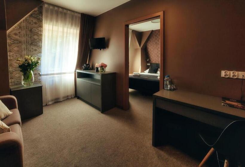 Студия Стандарт, Srebrny Bucznik Wellness & Restaurant