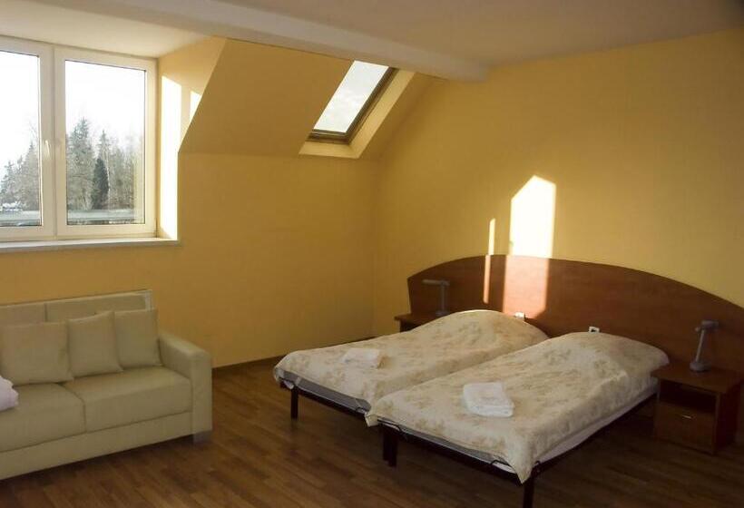 Quarto Familiar, Willa Zuzanna