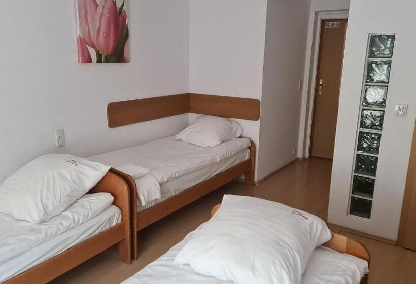 标准三人间, Motel Za Miedzą