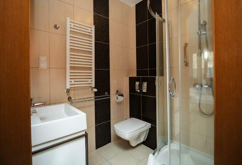 Номер Стандарт Трехместный, Villa Wernera Hotel & Spa