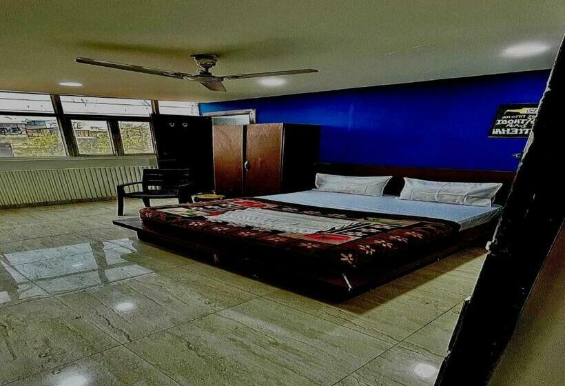 Трехместный Номер Классика, Oyo 80774c Yaduvanshi Inn