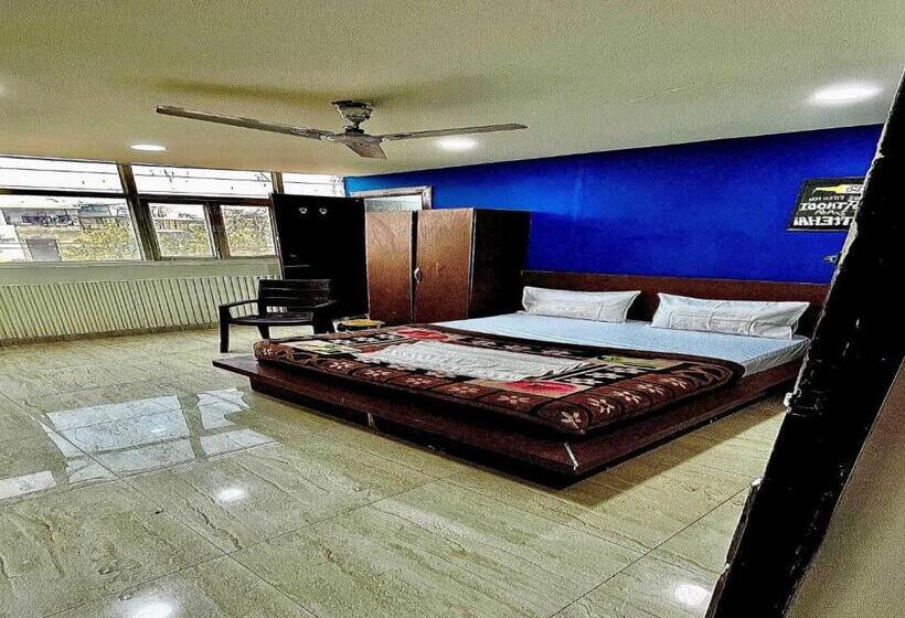 Трехместный Номер Deluxe, Oyo 80774c Yaduvanshi Inn