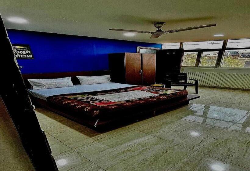Трехместный Номер Deluxe, Oyo 80774c Yaduvanshi Inn