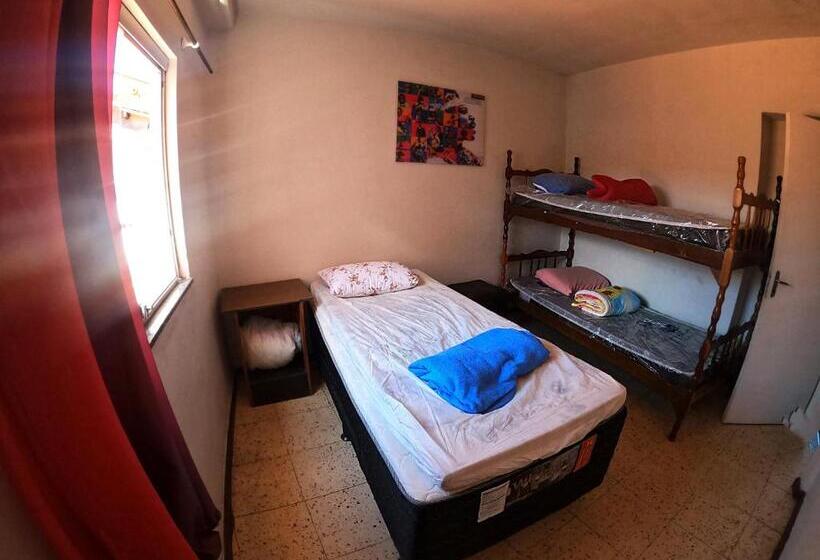 Номер Стандарт Трехместный, La Musica Hostel Ouro Preto
