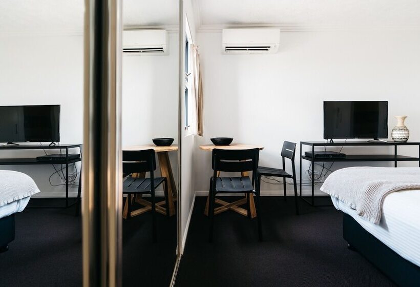 스탠다드 스튜디오, Gabba Central Apartments