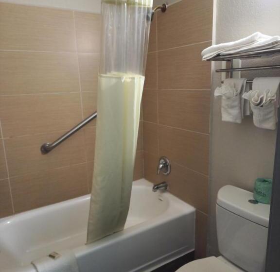Номер Стандарт Адаптированный для Инвалидов, Days Inn By Wyndham Hardeeville Near Hilton Head