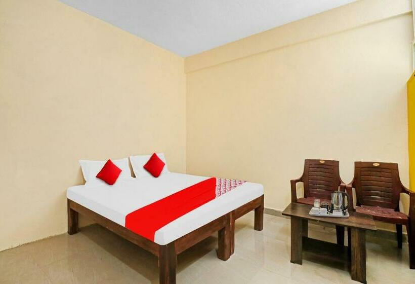 חדר קלאסי לשלושה, Flagship Sri Sai Boarding And Lodging