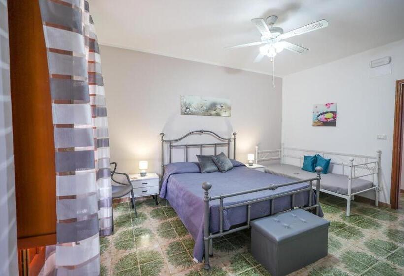 اتاق استاندارد سه تخته با چشم‌انداز باغ, B&b Giardino Dei Cedri