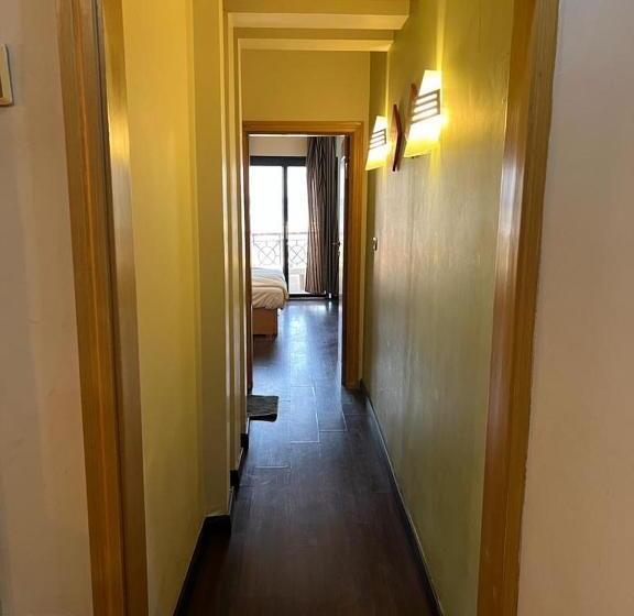 اتاق لوکس با بالکن و چشم‌انداز دریا, Sea View House