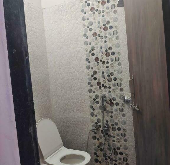Трехместный Номер Классика, Oyo 70355  Shaurya