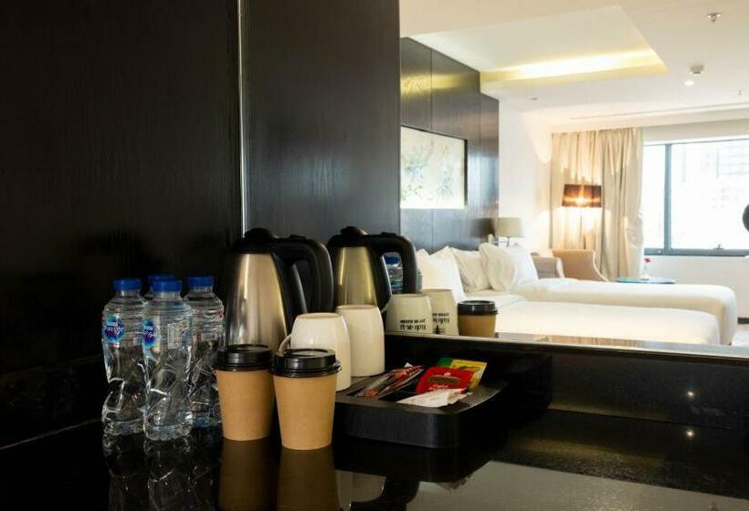 Quarto Estandar, Mira Business