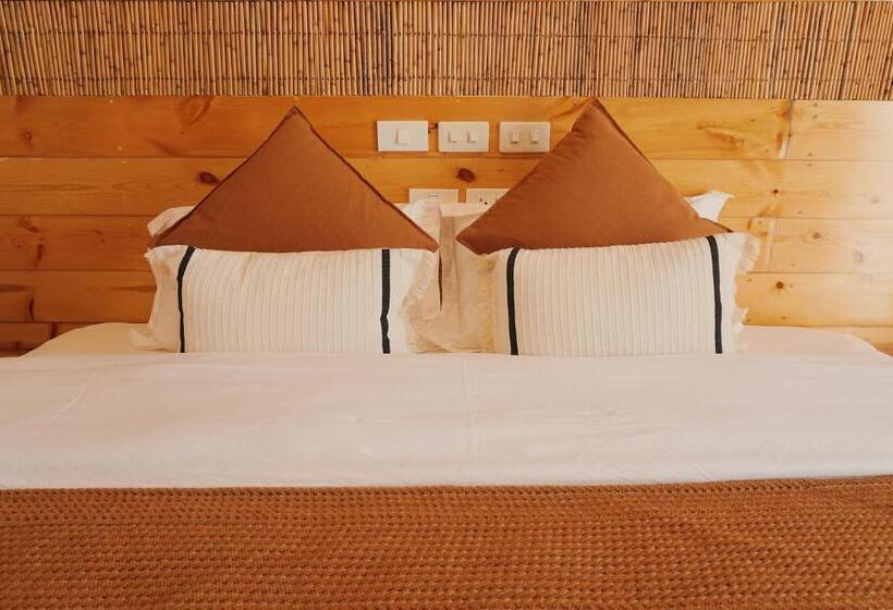اتاق استاندارد با چشم‌انداز استخر, Molly Resort Bohol