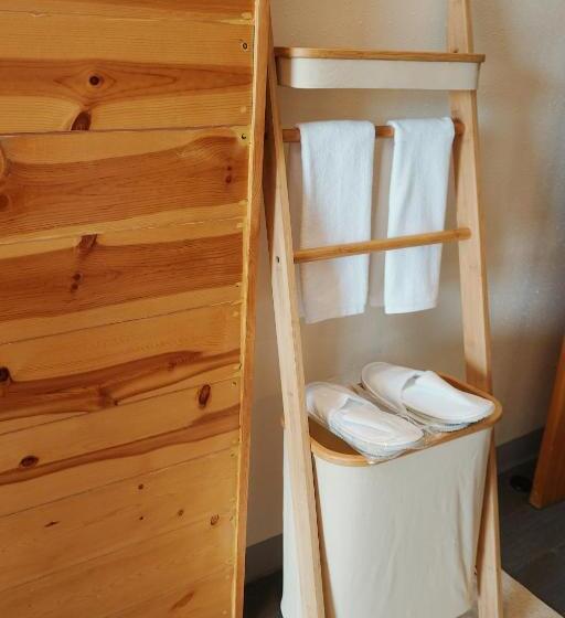 اتاق استاندارد با چشم‌انداز استخر, Molly Resort Bohol
