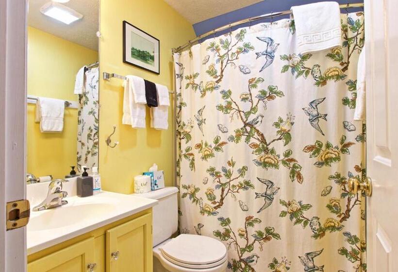 חדר סטנדרט עם מיטת קינג, Blacksburg Bed & Breakfast