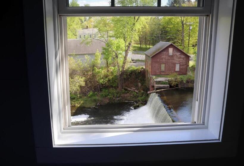 Номер Deluxe Кровать Кинг, Old Mill Inn