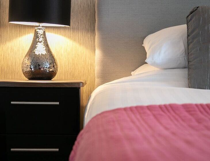 Семейный Номер, Trelawney Hotel   Guest House