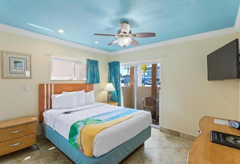 Люкс Повышенной Комфортности, Bay Palms Waterfront Resort   Hotel And Marina