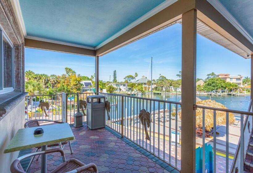 Люкс Повышенной Комфортности, Bay Palms Waterfront Resort   Hotel And Marina