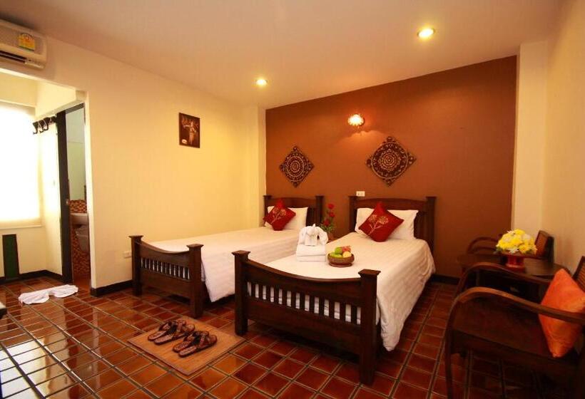 اتاق لوکس, Cm Night Bazaar Boutique Hotel โรงแรม ซี เอ็ม ไนท์บาซาร์ บูทีค   Sha Plus Certified