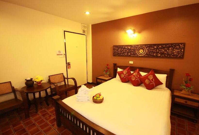 اتاق لوکس, Cm Night Bazaar Boutique Hotel โรงแรม ซี เอ็ม ไนท์บาซาร์ บูทีค   Sha Plus Certified