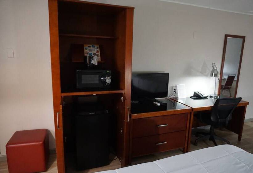 Номер Стандарт 2 Двуспальные Кровати, Harvest Drive Family Inn  Renovated Rooms
