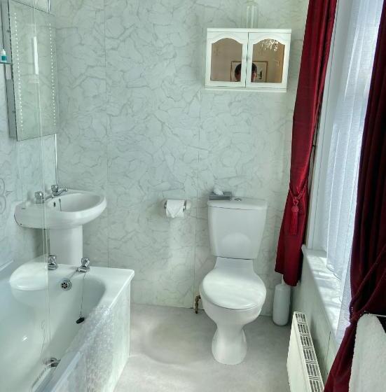 Номер Superior, St. Georges House