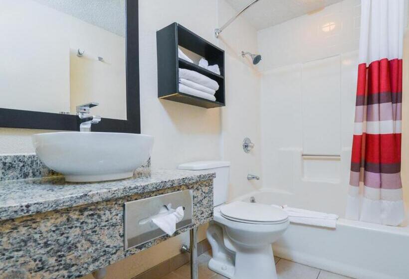 Люкс Кровать Кинг, Red Roof Inn Plus+ & Suites Guilford