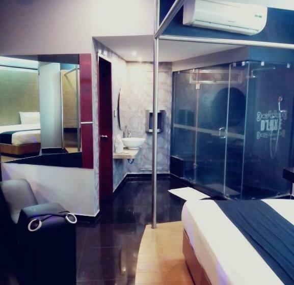 استودیوی لوکس, Dluxe Auto Hotel Adults Only