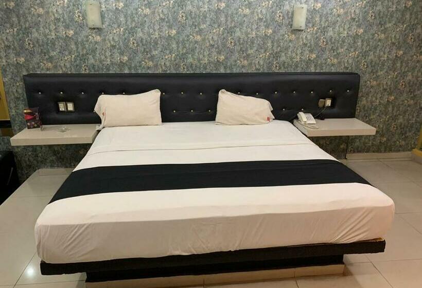 استودیو استاندارد با تخت کینگ, Dluxe Auto Hotel Adults Only