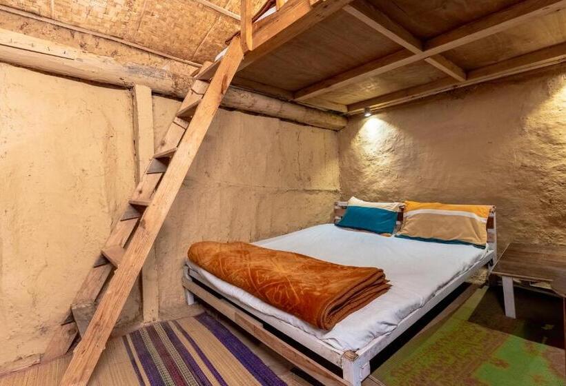 家庭间, Vista Hostel Jeolikote, Nainital