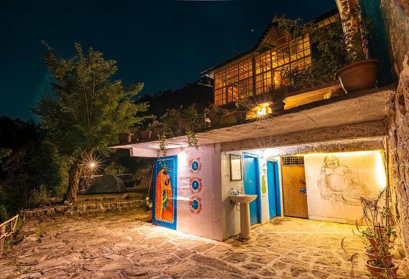 家庭间, Vista Hostel Jeolikote, Nainital